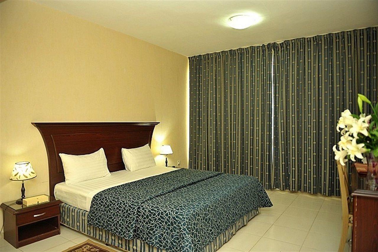 Liwa Plaza Hotel Apartments Dubái Exterior foto